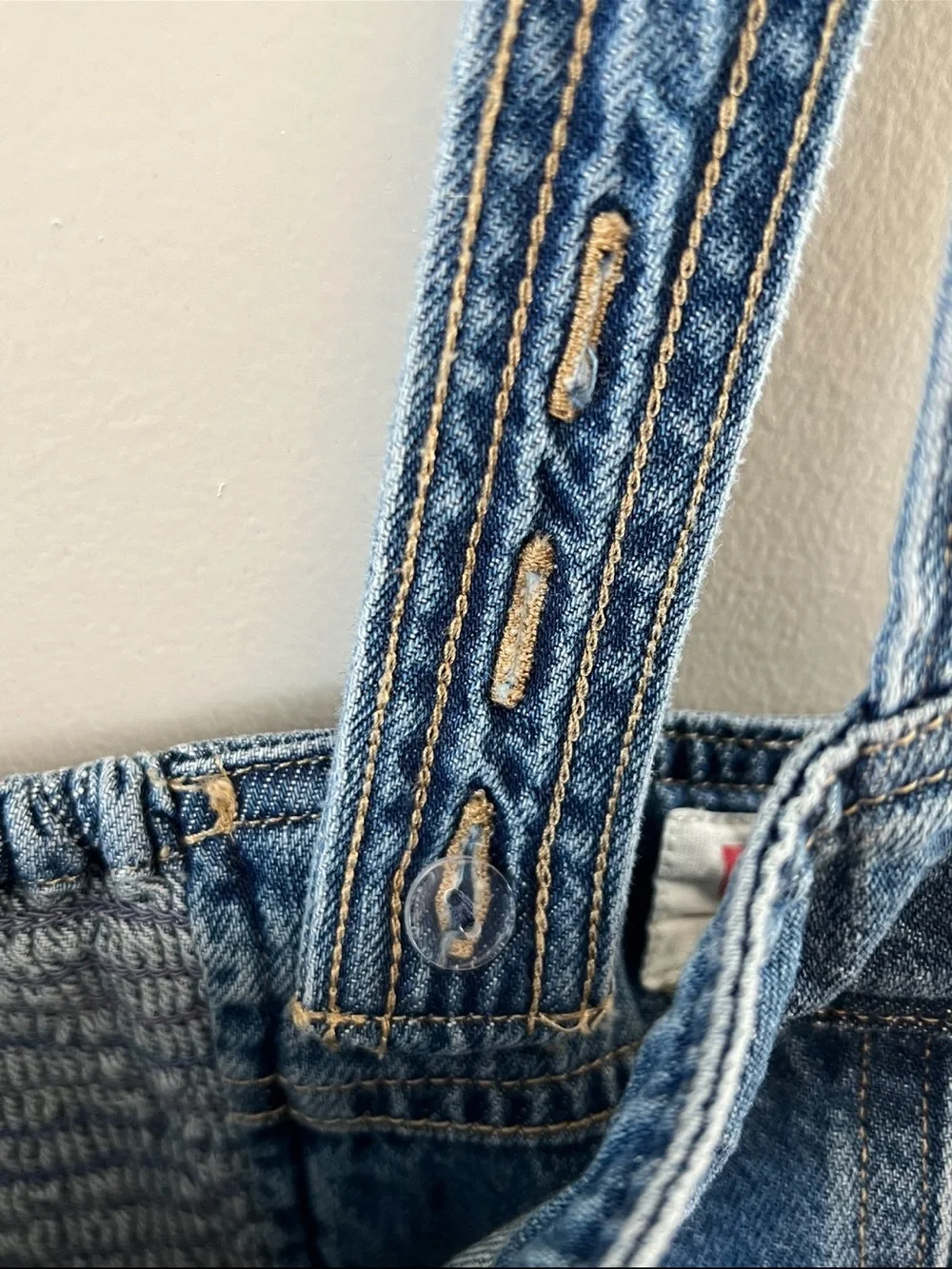 Levi's Blue Denim Button-Front Crop Top - Picture 2 of 4